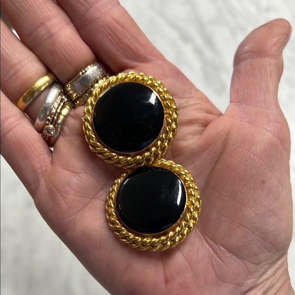 Vintage St. John Gold Tone with Black Enamel Round Clip On Earrings - Picture 1 of 8
